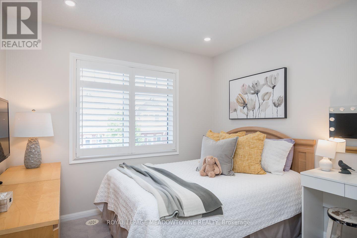 












104 - 6020 DERRY ROAD

,
Milton,




Ontario
L9T8J5

