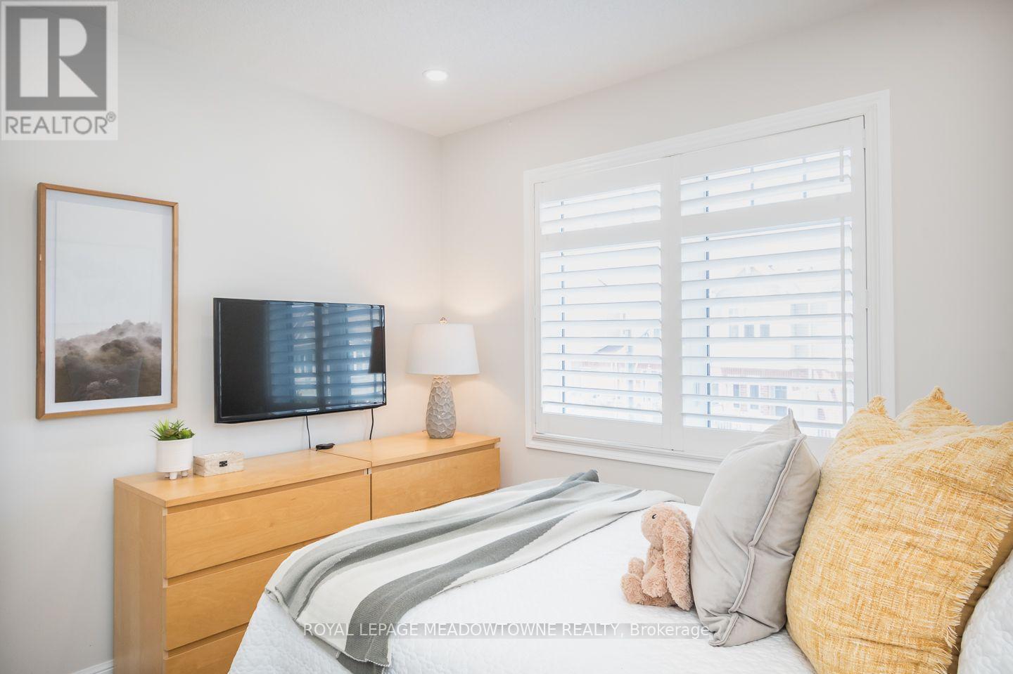 












104 - 6020 DERRY ROAD

,
Milton,




Ontario
L9T8J5

