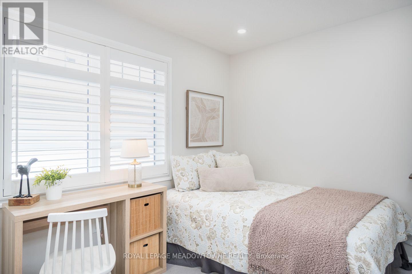 












104 - 6020 DERRY ROAD

,
Milton,




Ontario
L9T8J5

