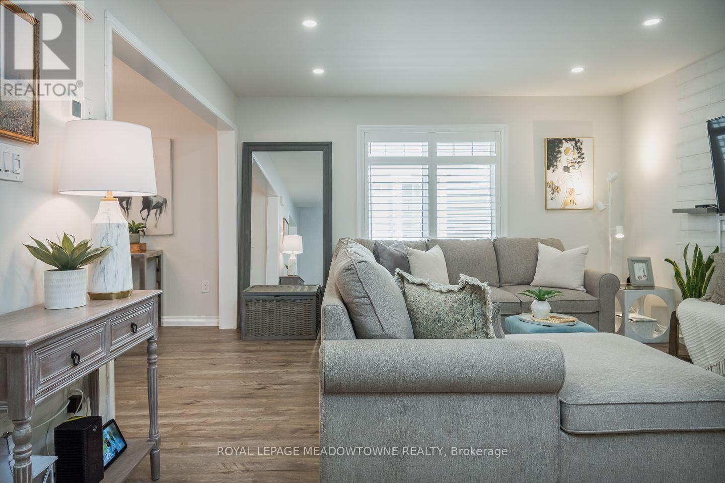 












104 - 6020 DERRY ROAD

,
Milton,




Ontario
L9T8J5

