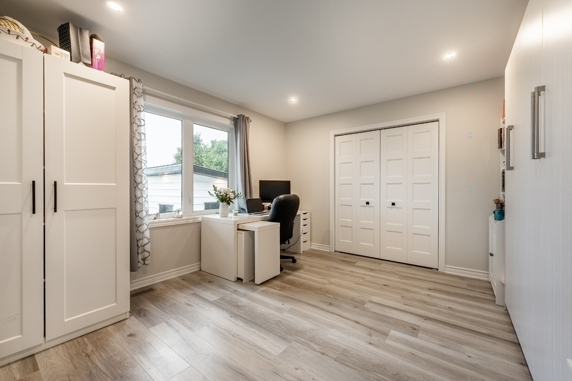 









60


Rue Archambault

,
Saint-Marc-sur-Richelieu,




QC
J0L2E0

