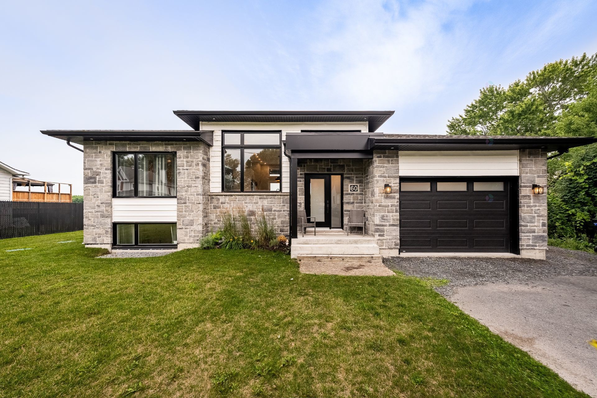 









60


Rue Archambault

,
Saint-Marc-sur-Richelieu,




QC
J0L2E0

