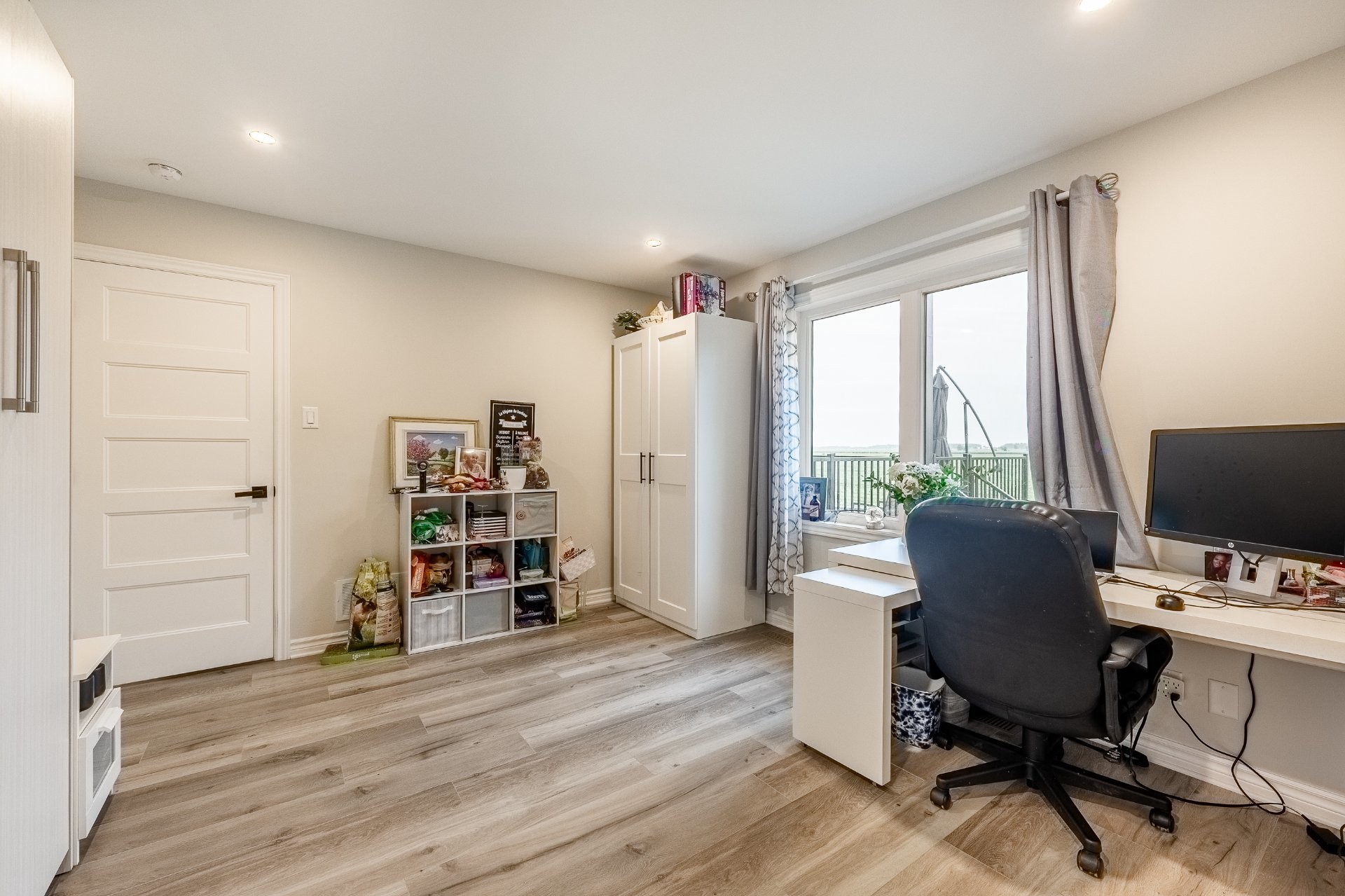 









60


Rue Archambault

,
Saint-Marc-sur-Richelieu,




QC
J0L2E0

