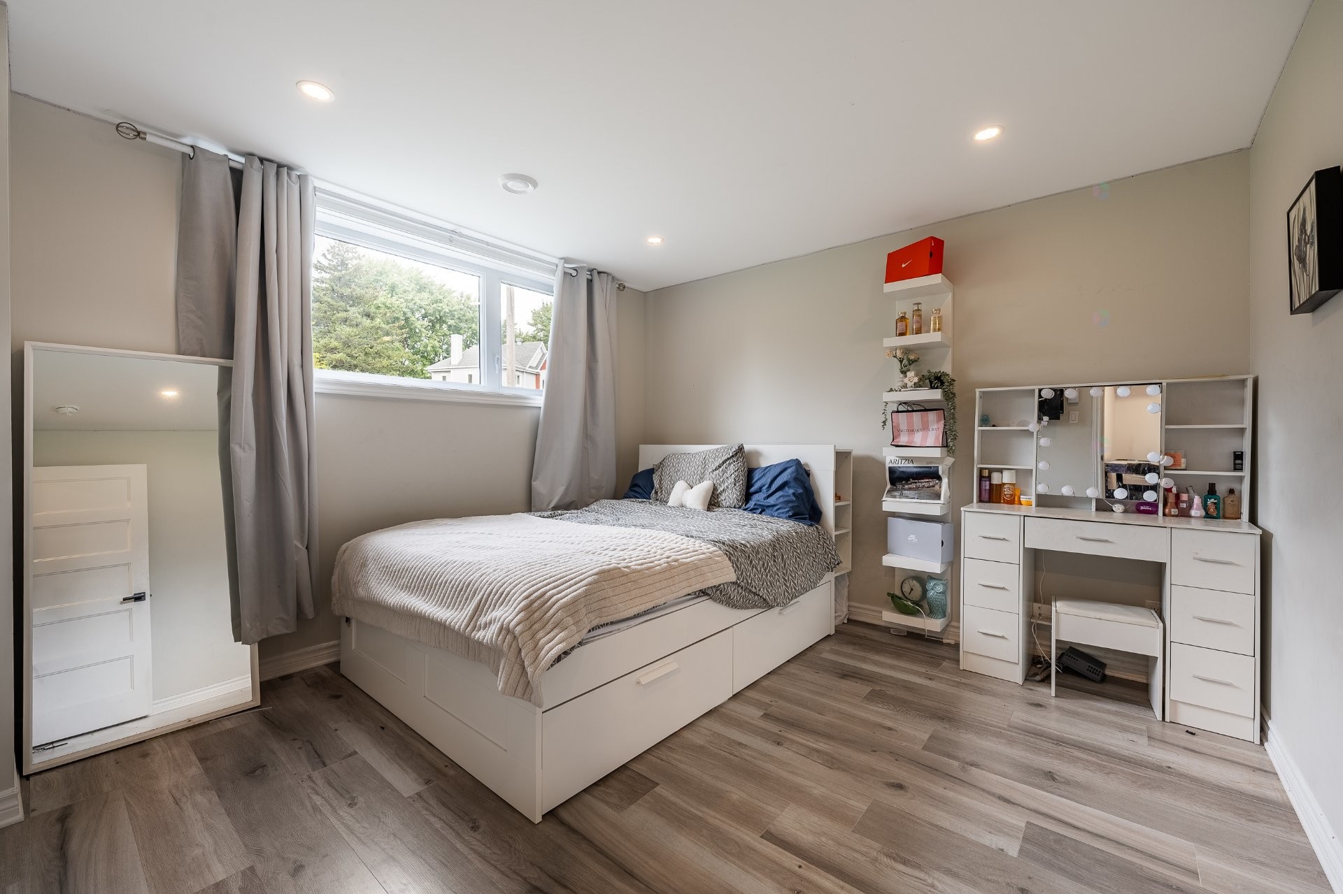 









60


Rue Archambault

,
Saint-Marc-sur-Richelieu,




QC
J0L2E0

