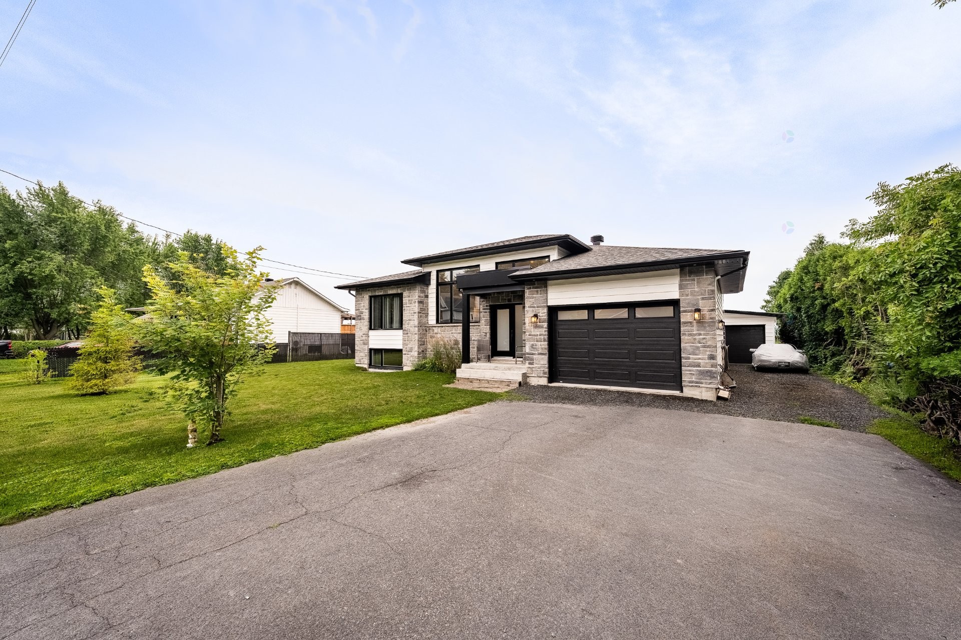 









60


Rue Archambault

,
Saint-Marc-sur-Richelieu,




QC
J0L2E0

