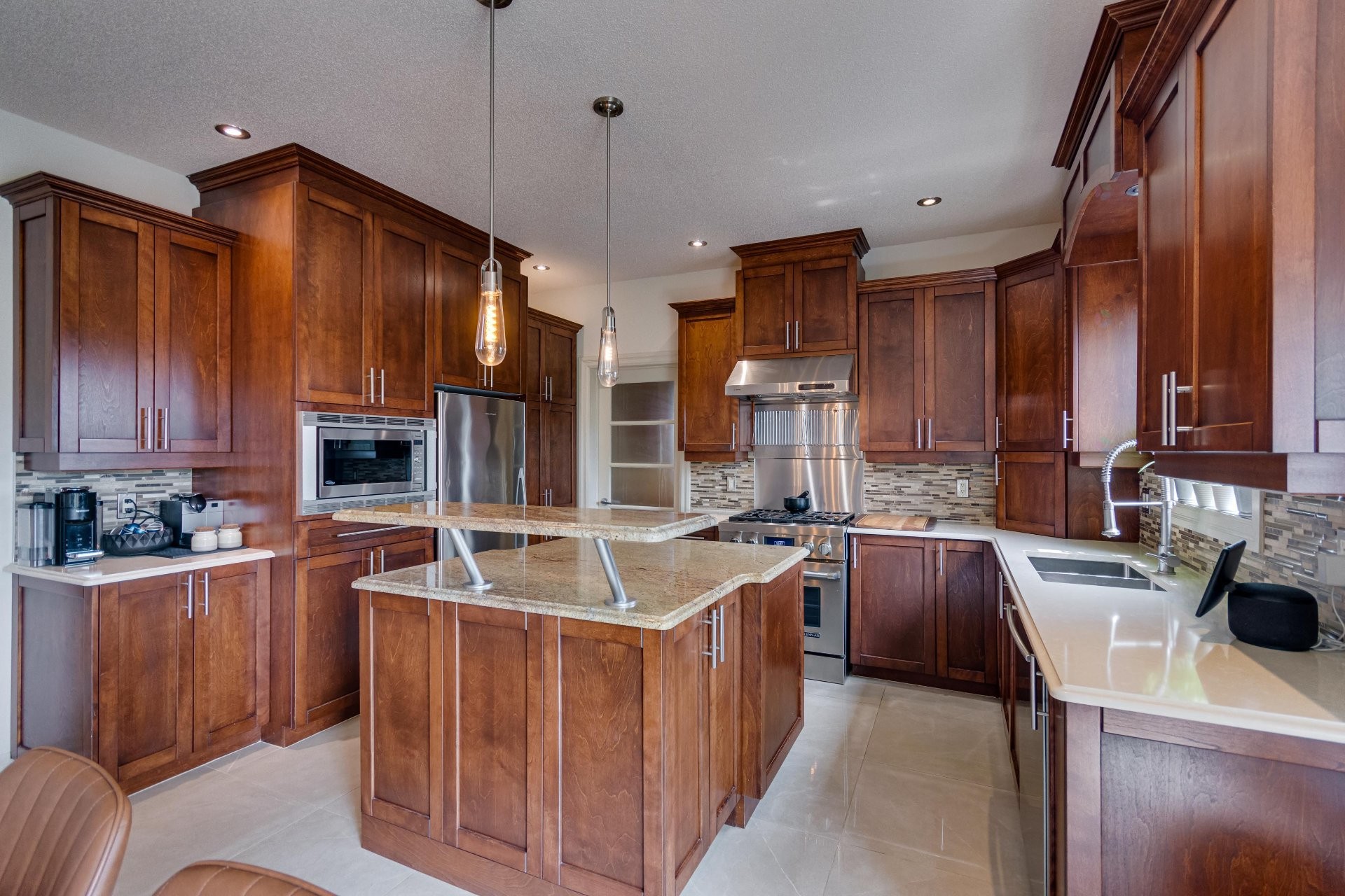 









220


Rue de Ganymède

,
Gatineau (Aylmer),




QC
J9J3Z3

