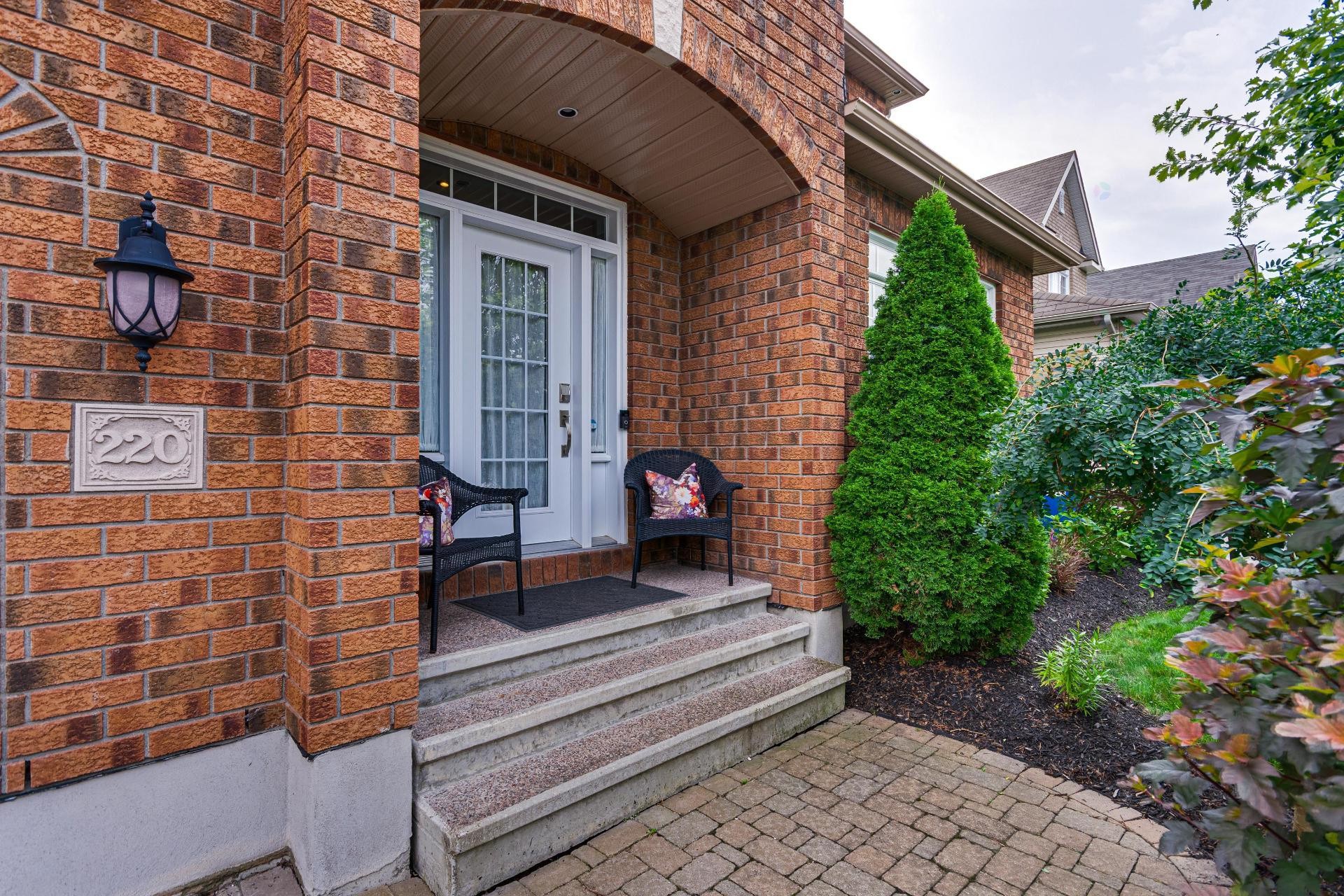 









220


Rue de Ganymède

,
Gatineau (Aylmer),




QC
J9J3Z3

