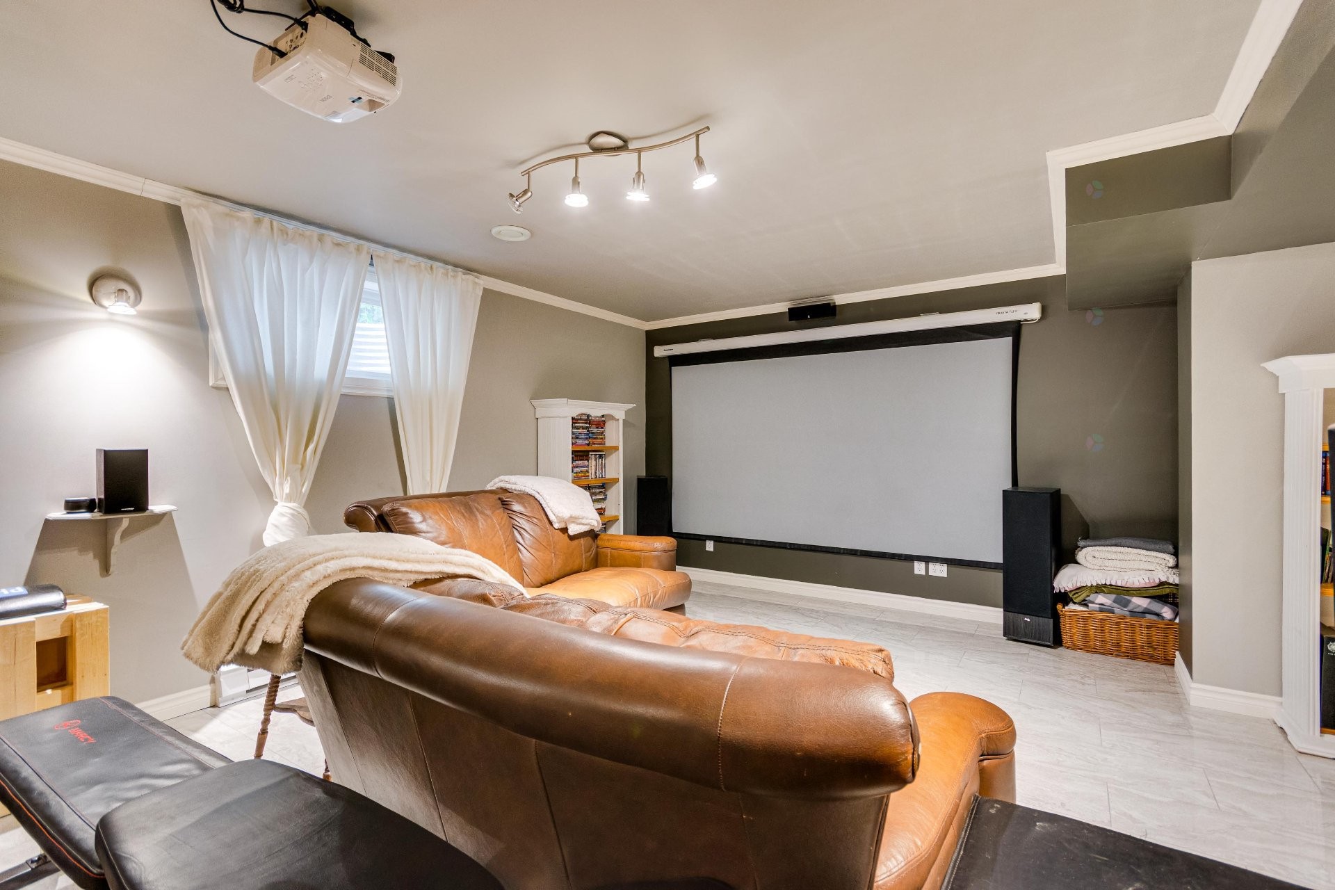 









220


Rue de Ganymède

,
Gatineau (Aylmer),




QC
J9J3Z3

