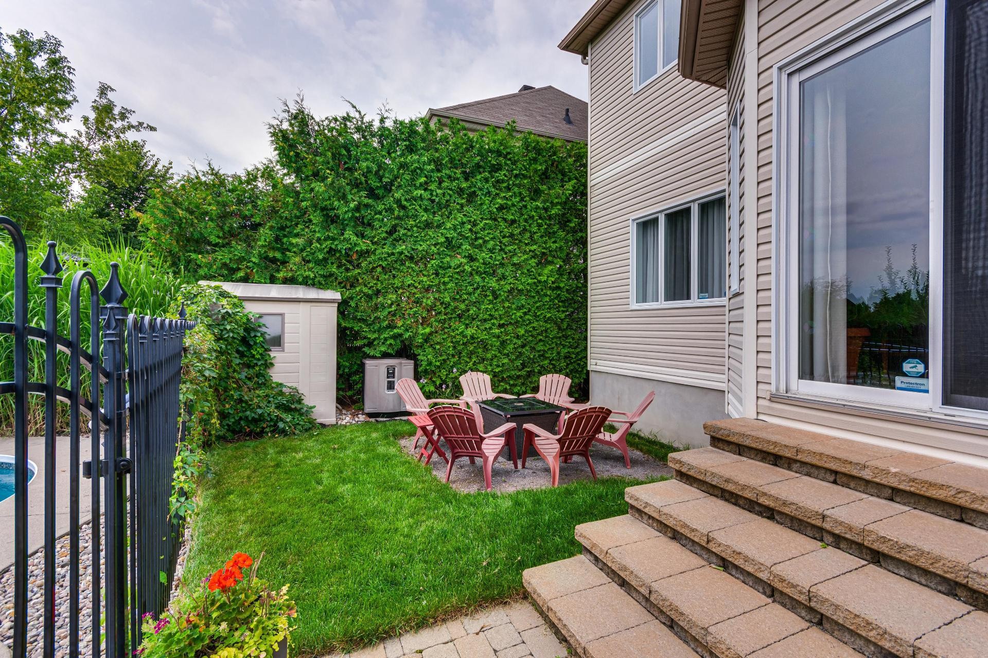 









220


Rue de Ganymède

,
Gatineau (Aylmer),




QC
J9J3Z3

