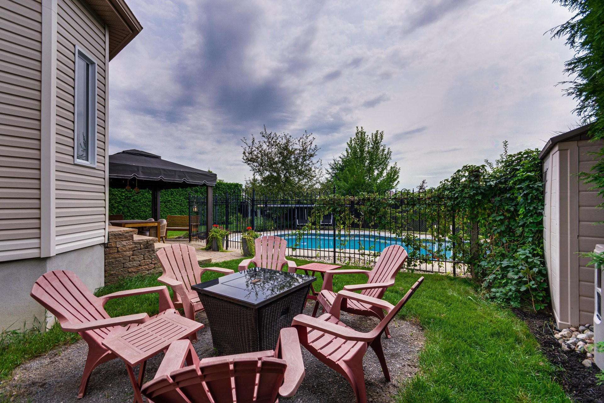 









220


Rue de Ganymède

,
Gatineau (Aylmer),




QC
J9J3Z3

