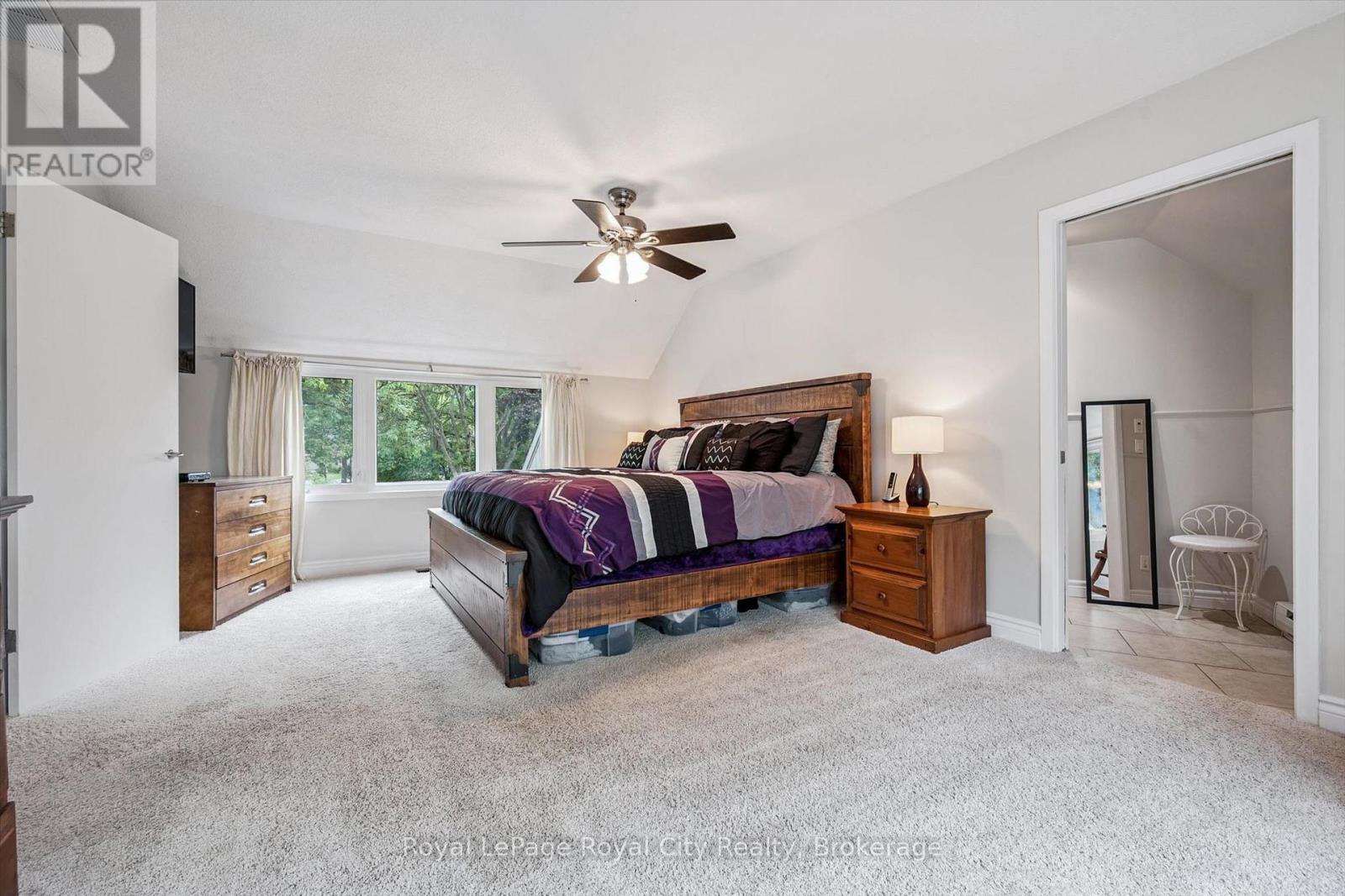 












8 BERKLEY PLACE

,
Guelph (Riverside Park),




Ontario
N1E1E6

