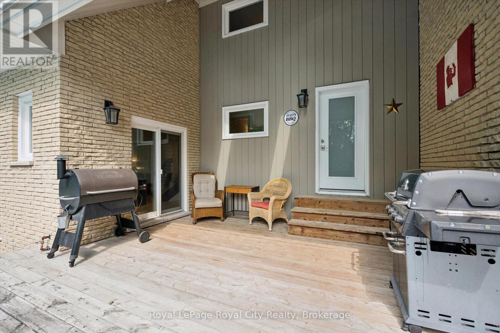 












8 BERKLEY PLACE

,
Guelph (Riverside Park),




Ontario
N1E1E6

