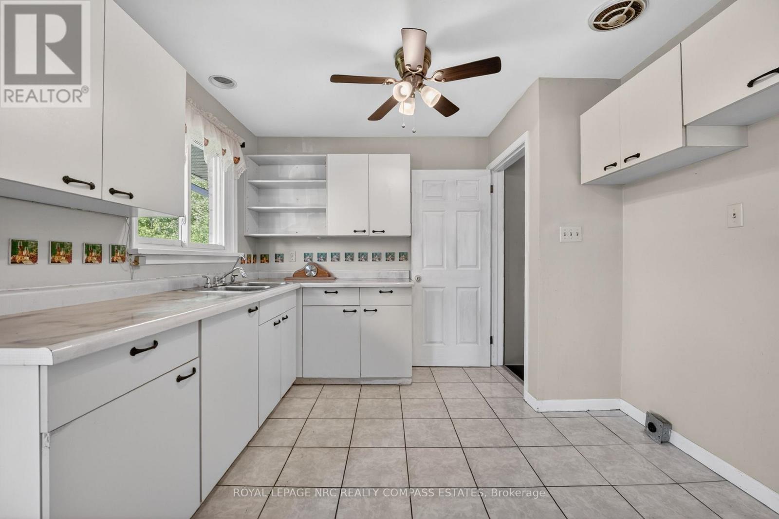 












6709 MONTROSE ROAD

,
Niagara Falls (West Wood),




Ontario
L2H0Z6


