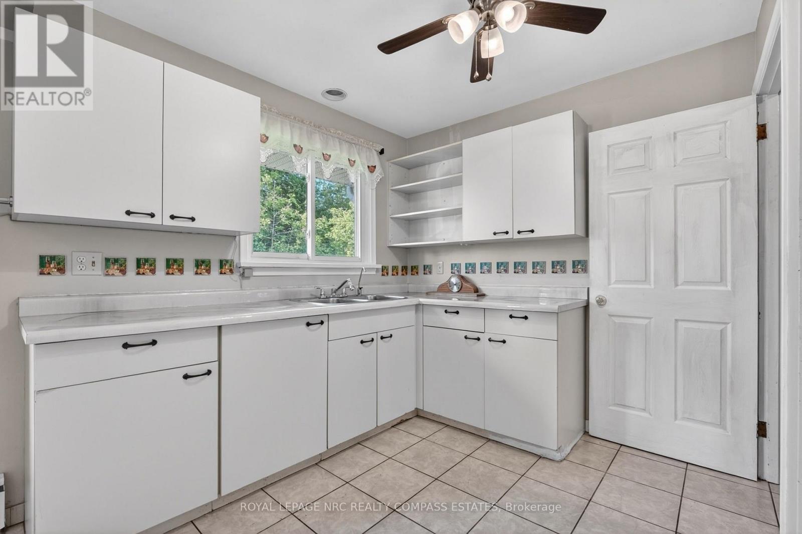 












6709 MONTROSE ROAD

,
Niagara Falls (West Wood),




Ontario
L2H0Z6

