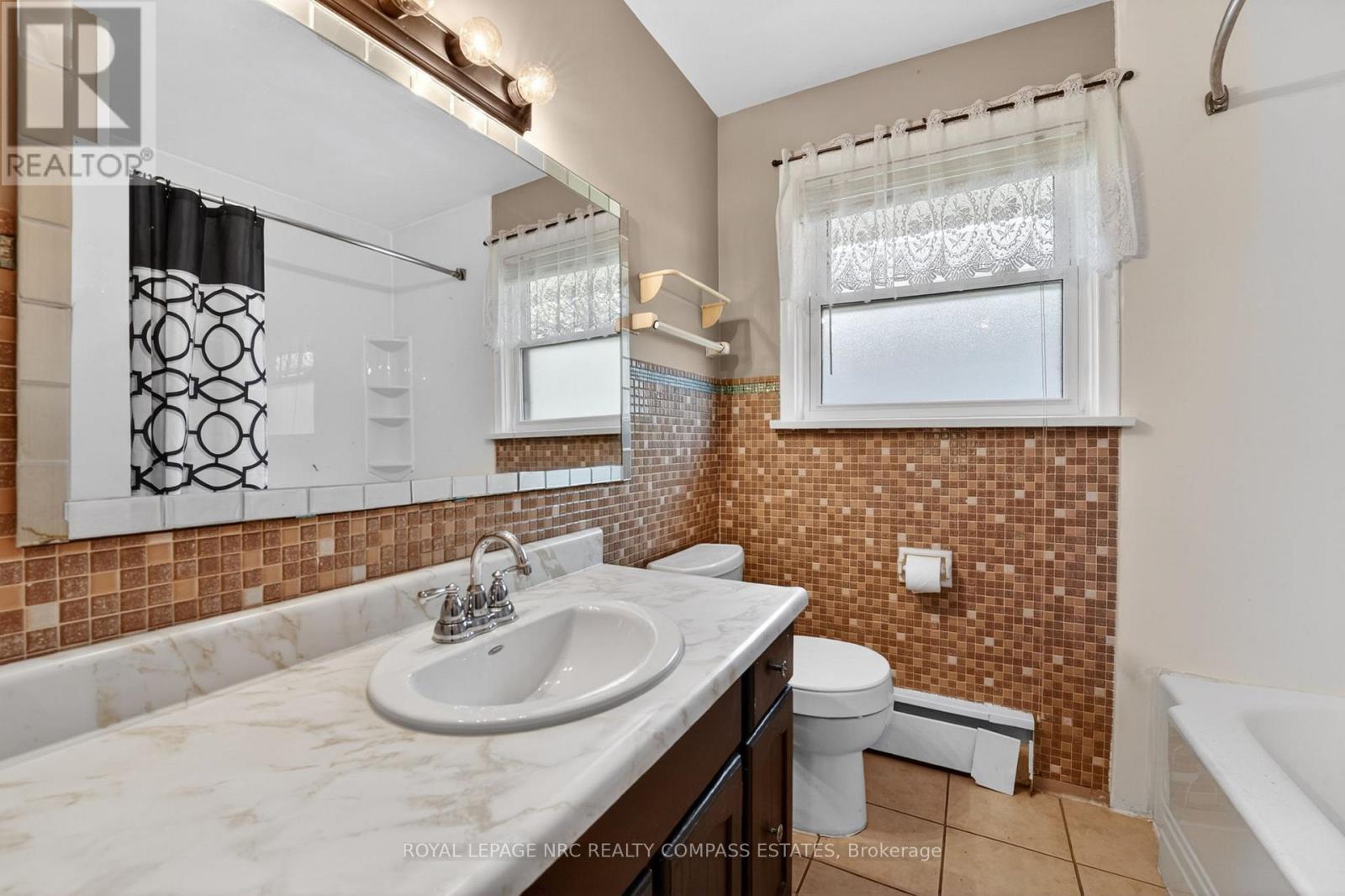 












6709 MONTROSE ROAD

,
Niagara Falls (West Wood),




Ontario
L2H0Z6

