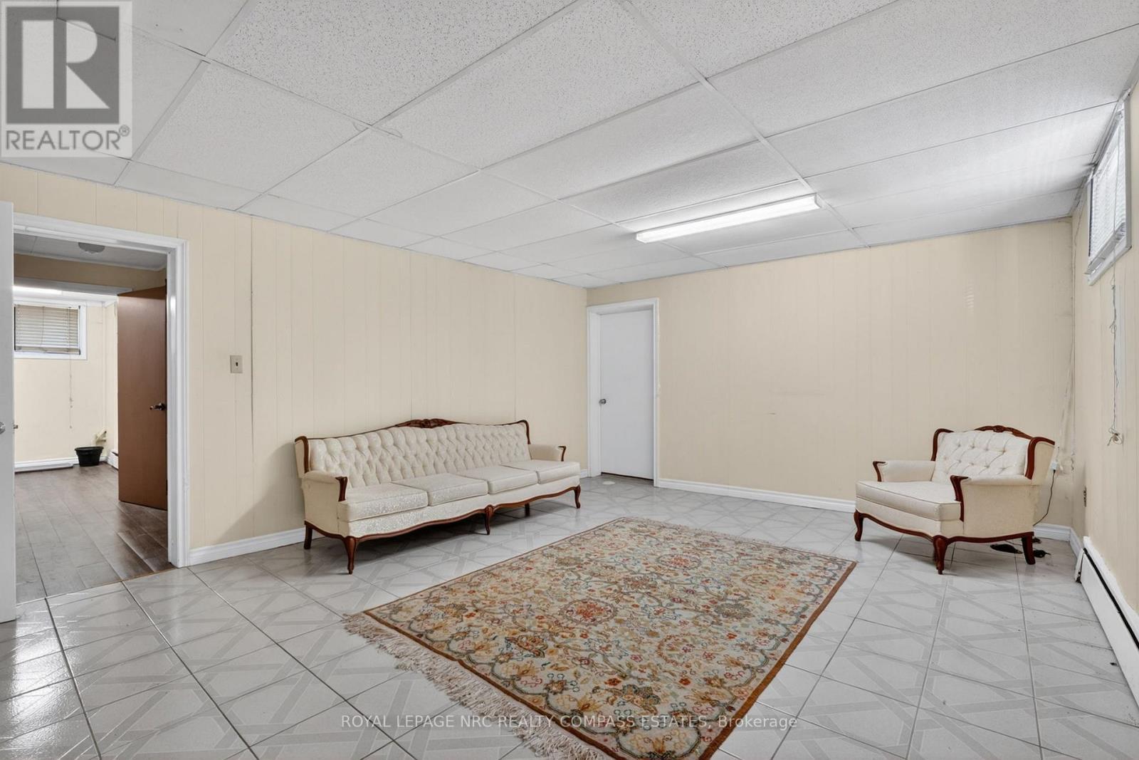 












6709 MONTROSE ROAD

,
Niagara Falls (West Wood),




Ontario
L2H0Z6

