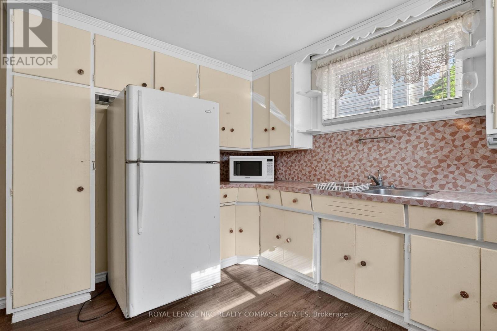 












6709 MONTROSE ROAD

,
Niagara Falls (West Wood),




Ontario
L2H0Z6

