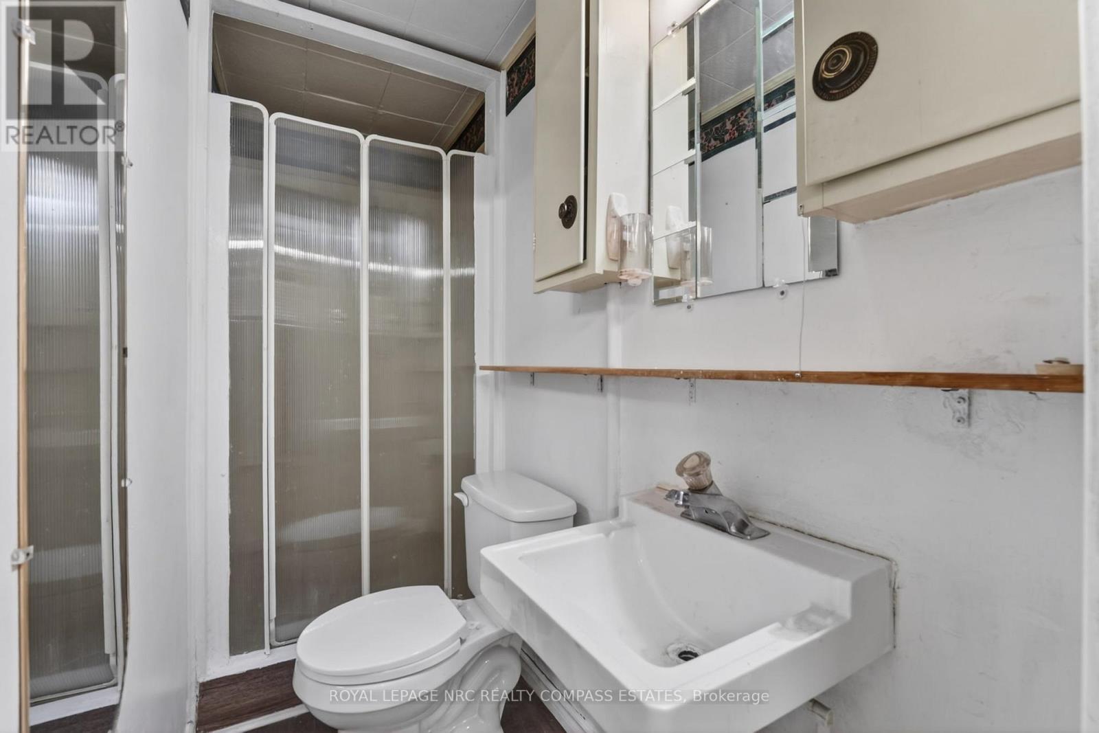 












6709 MONTROSE ROAD

,
Niagara Falls (West Wood),




Ontario
L2H0Z6

