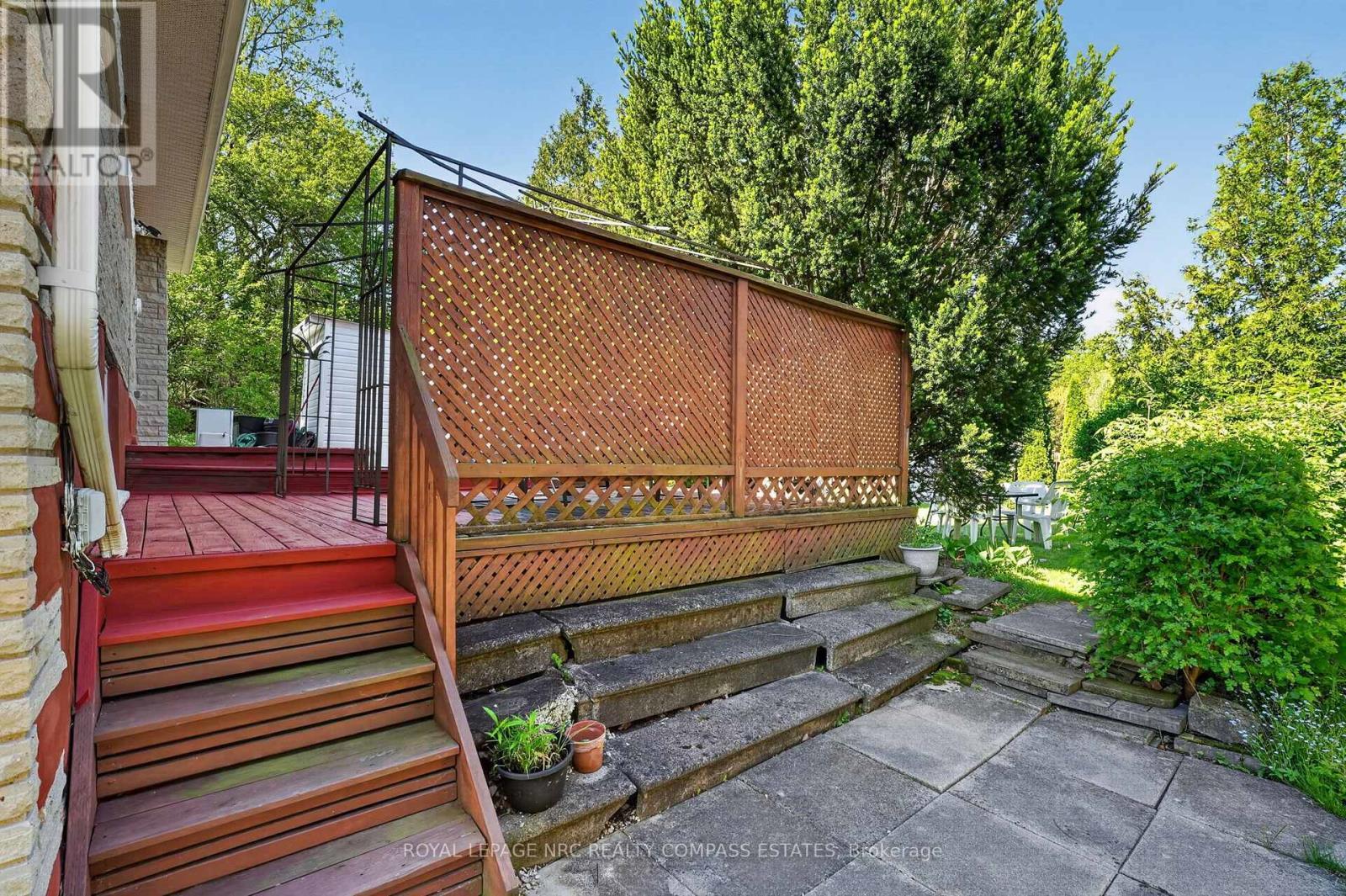 












6709 MONTROSE ROAD

,
Niagara Falls (West Wood),




Ontario
L2H0Z6

