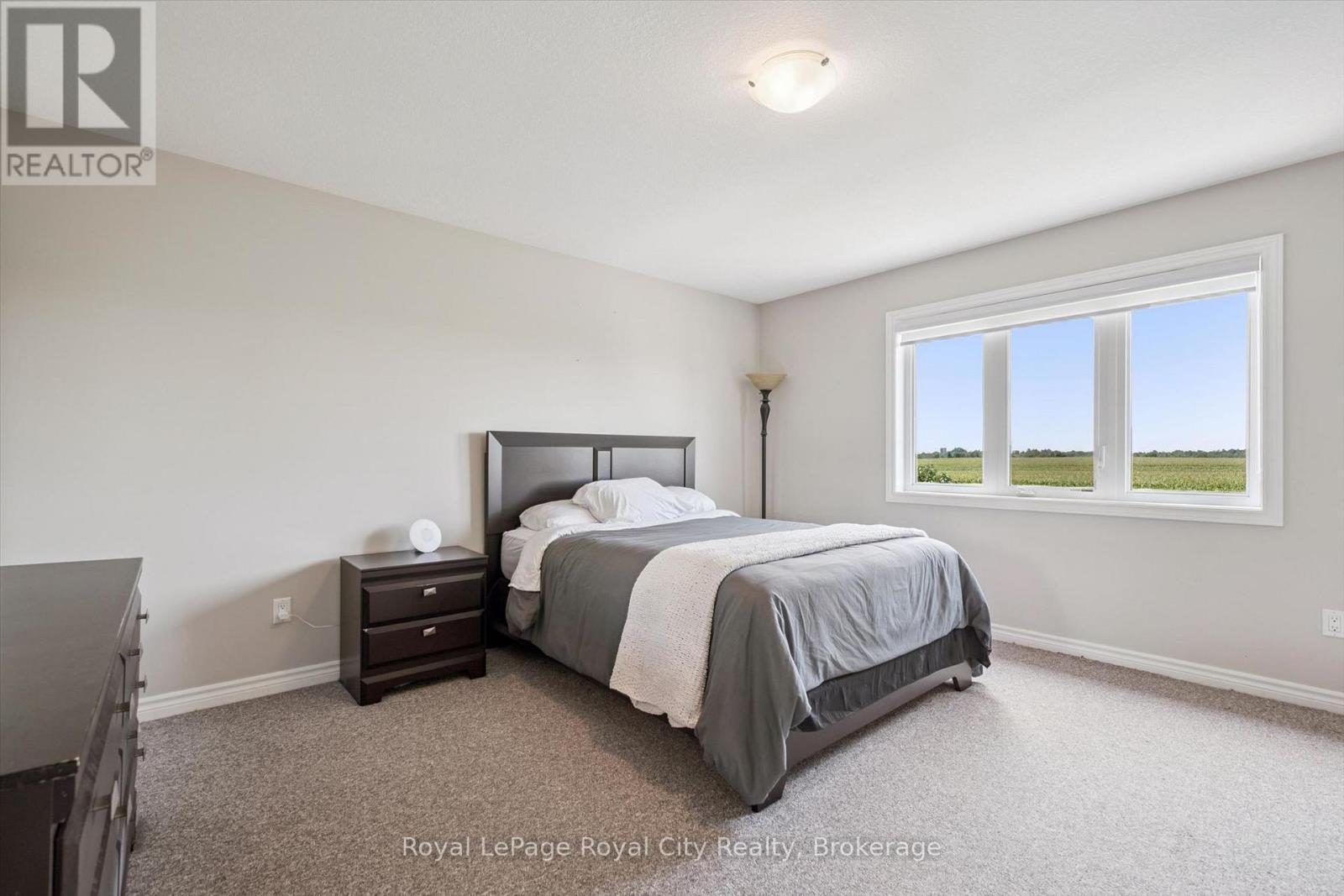 












113 COURTNEY STREET

,
Centre Wellington (Fergus),




Ontario
N1M0E3


