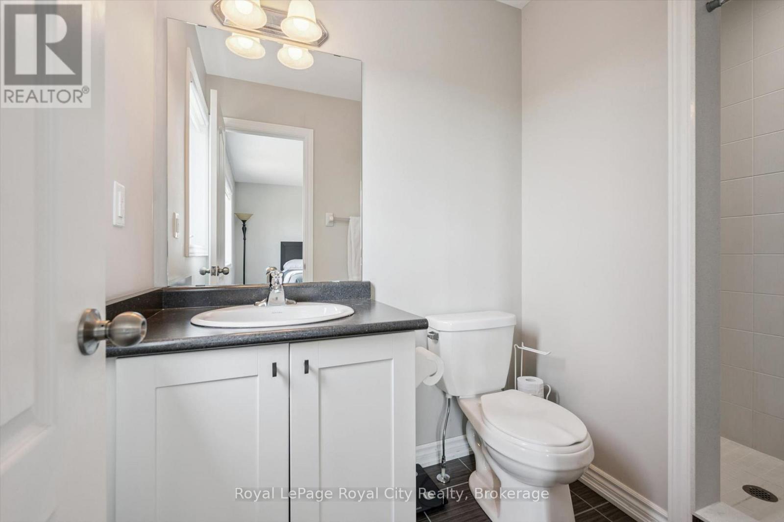












113 COURTNEY STREET

,
Centre Wellington (Fergus),




Ontario
N1M0E3

