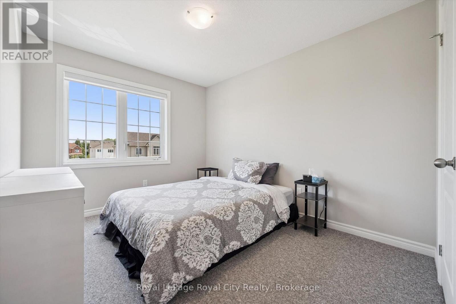 












113 COURTNEY STREET

,
Centre Wellington (Fergus),




Ontario
N1M0E3

