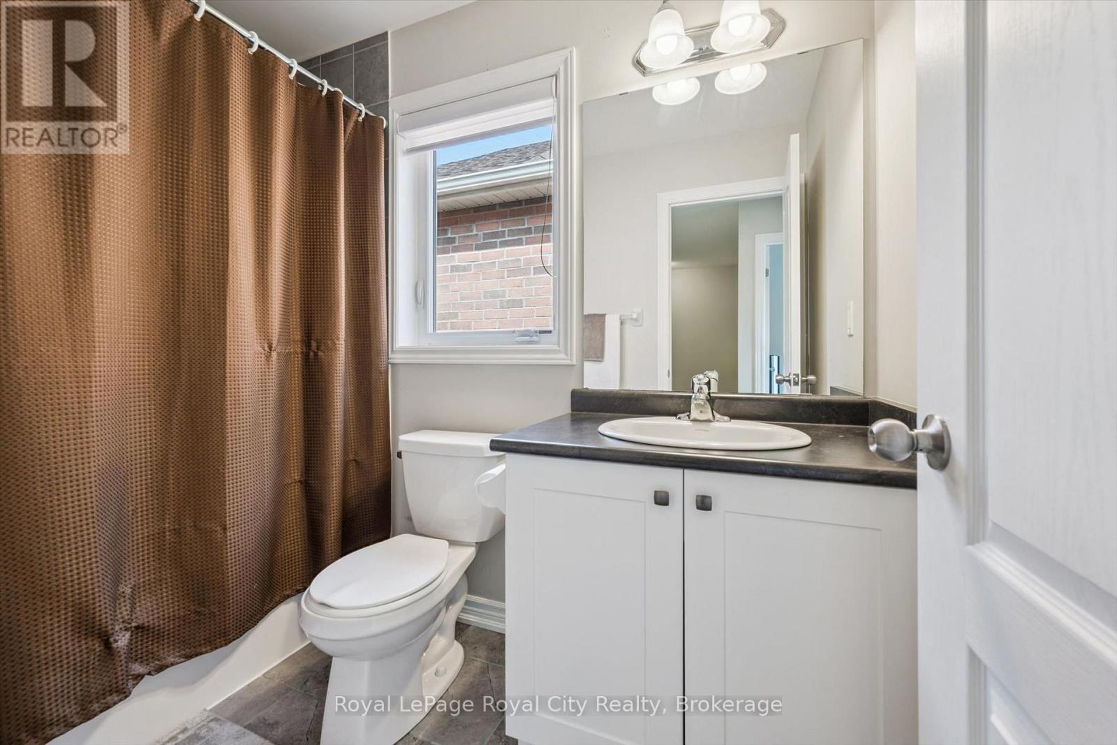 












113 COURTNEY STREET

,
Centre Wellington (Fergus),




Ontario
N1M0E3


