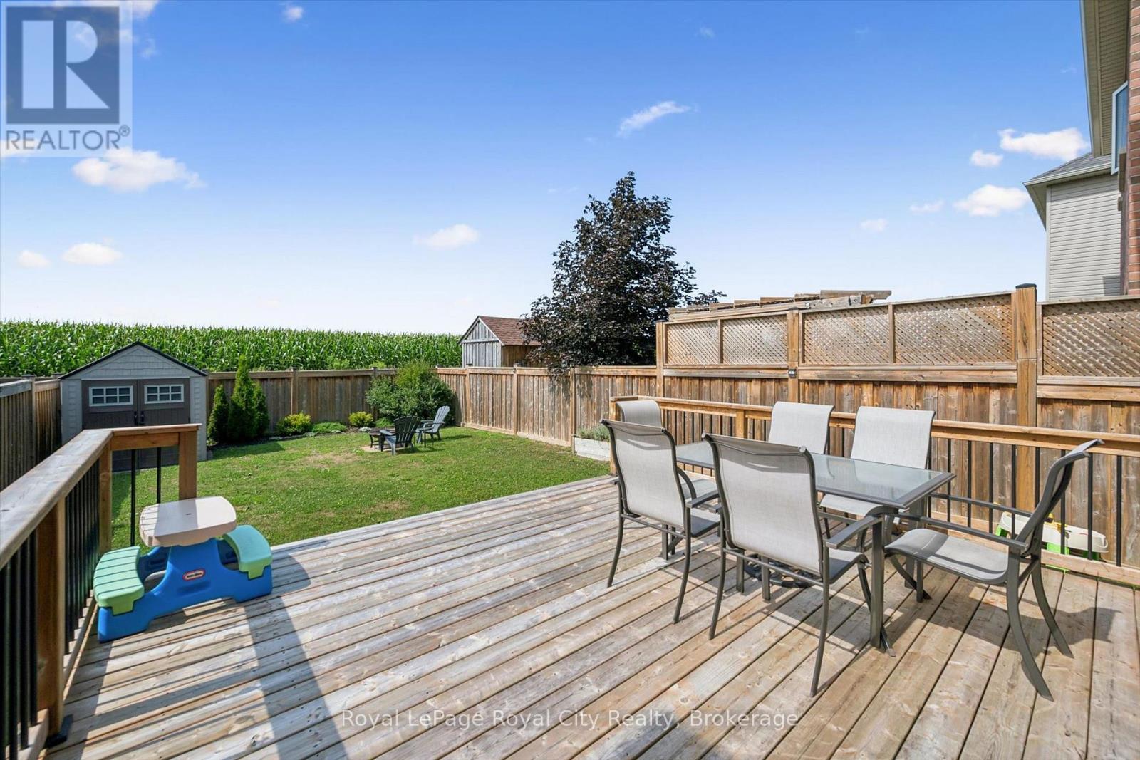 












113 COURTNEY STREET

,
Centre Wellington (Fergus),




Ontario
N1M0E3

