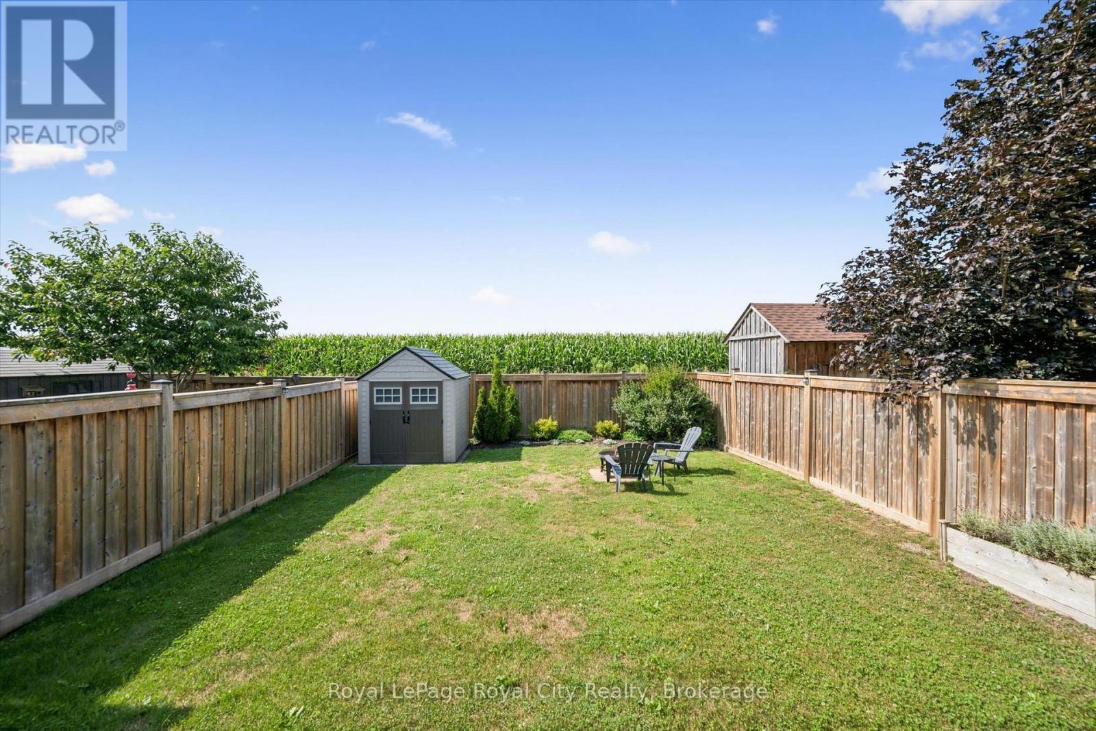












113 COURTNEY STREET

,
Centre Wellington (Fergus),




Ontario
N1M0E3

