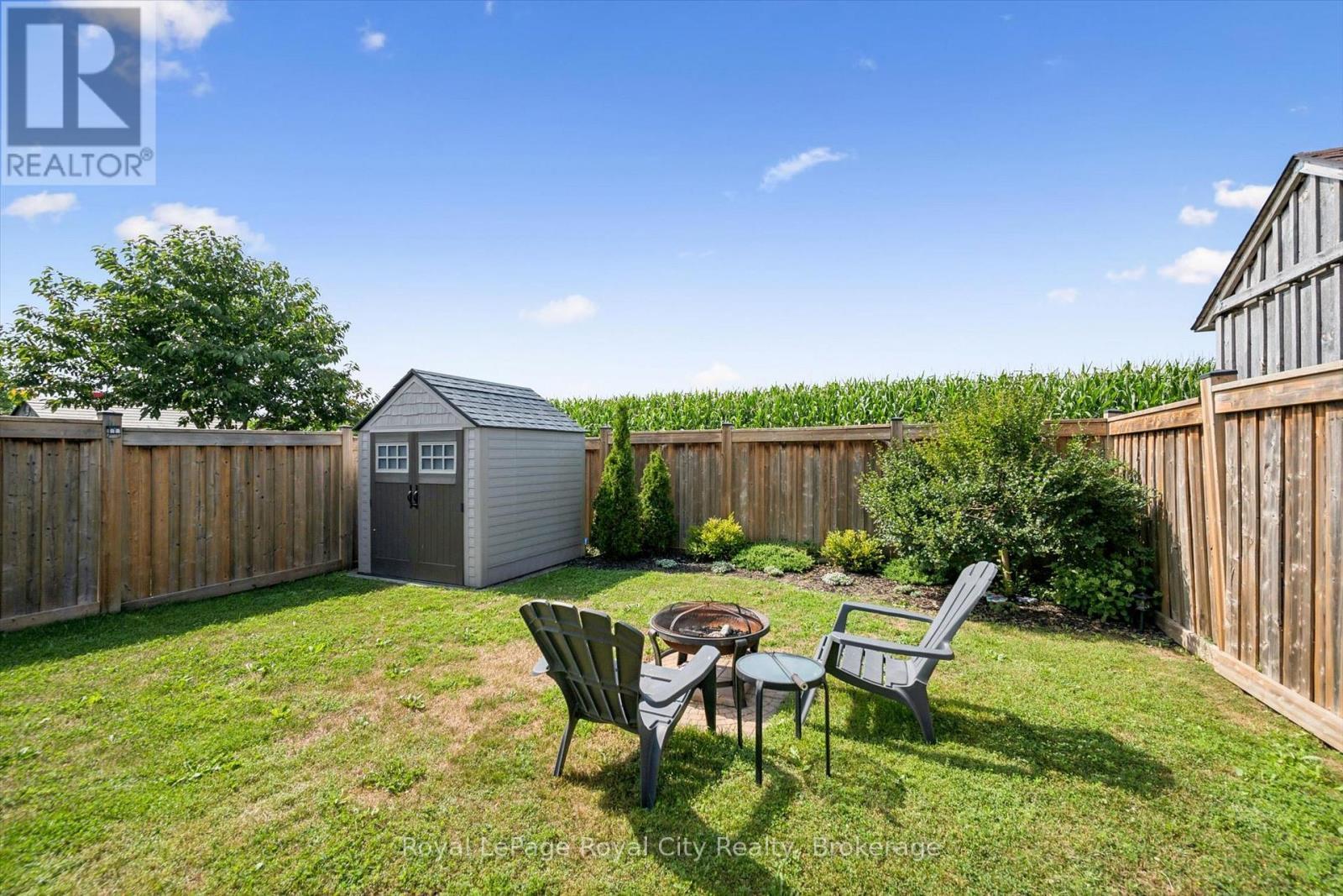 












113 COURTNEY STREET

,
Centre Wellington (Fergus),




Ontario
N1M0E3


