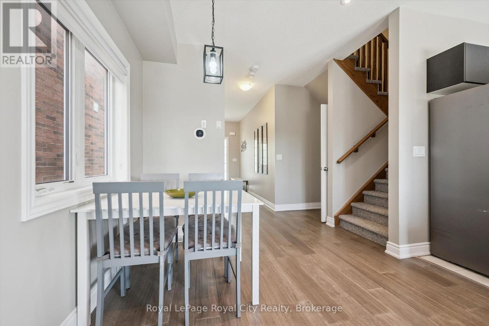 












113 COURTNEY STREET

,
Centre Wellington (Fergus),




Ontario
N1M0E3

