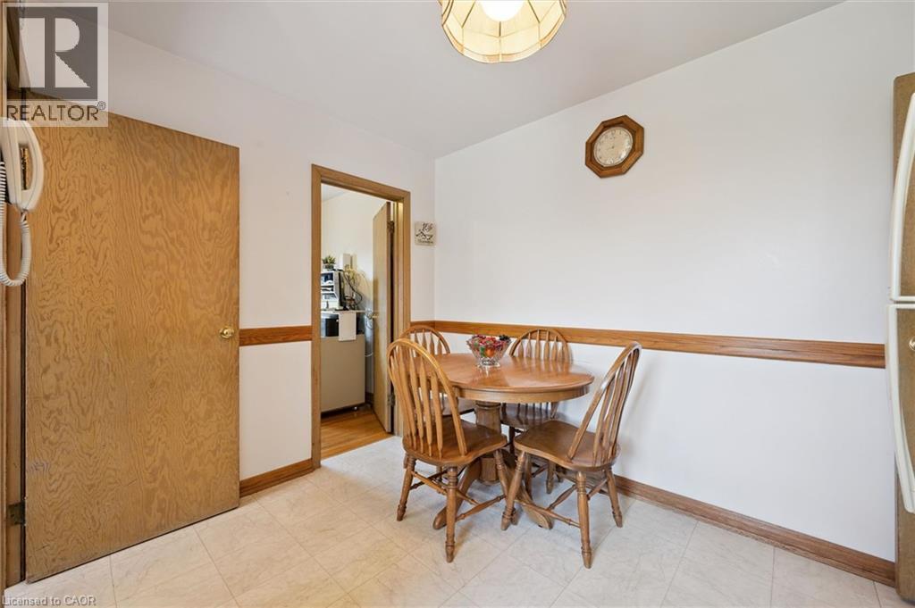 












133 EMMA Street

,
Guelph,




Ontario
N1E1V2

