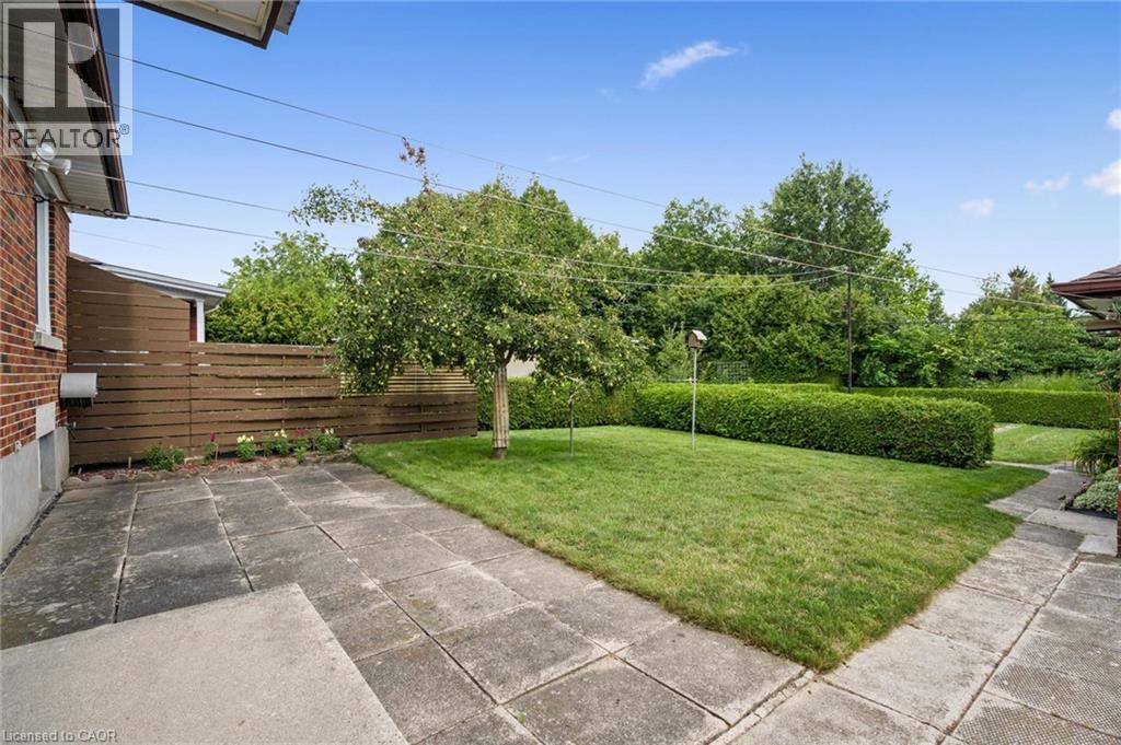 












133 EMMA Street

,
Guelph,




Ontario
N1E1V2

