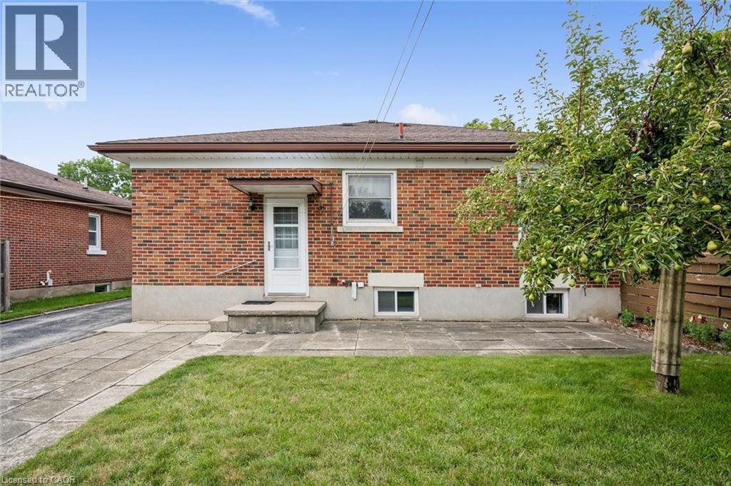 












133 EMMA Street

,
Guelph,




Ontario
N1E1V2

