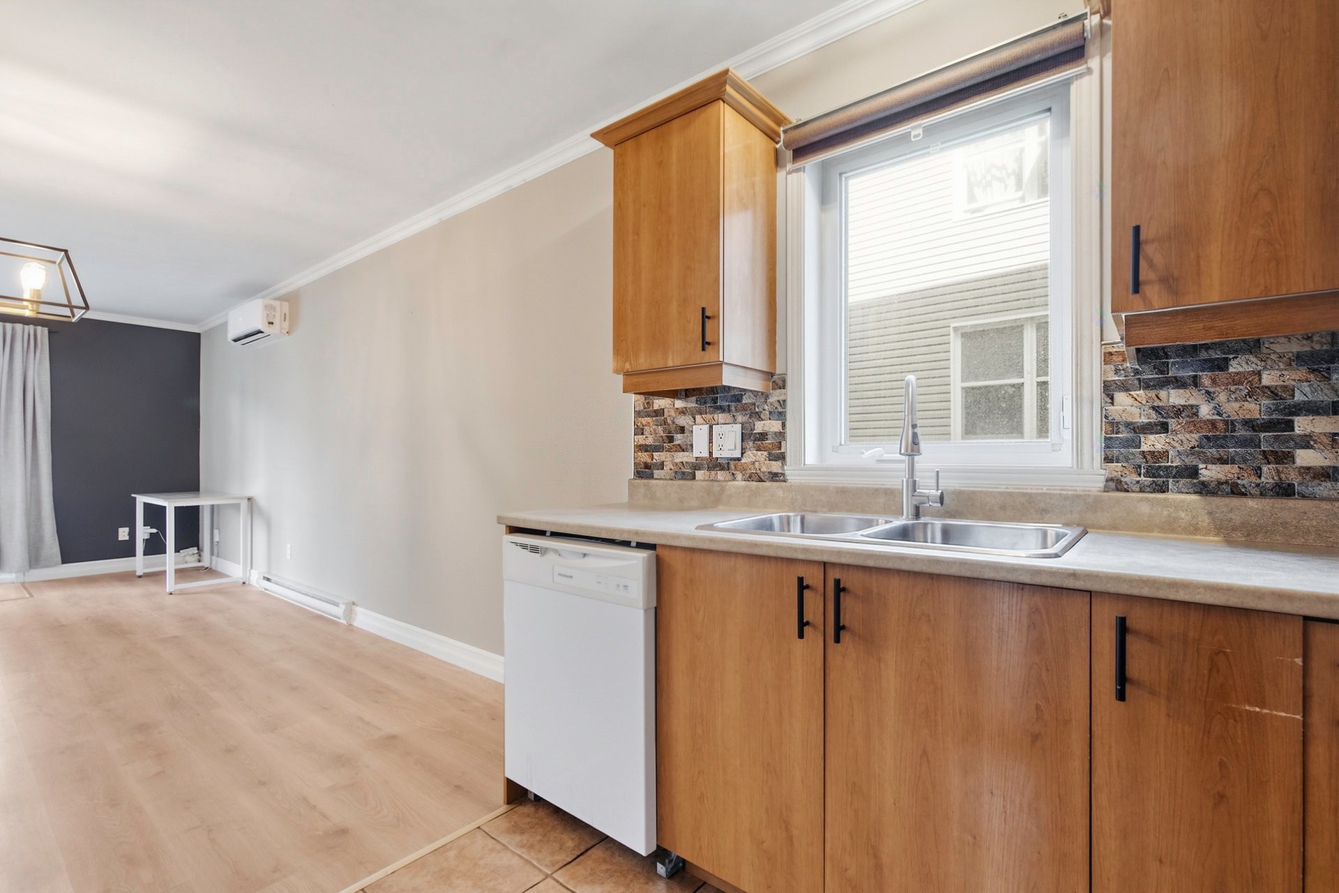 









15900


Av. St-Louis

, 101,
Saint-Hyacinthe,




QC
J2T3E6

