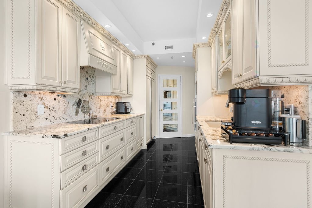 









4450


Prom. Paton

, 1215,
Laval (Chomedey),




QC
H7W5J7

