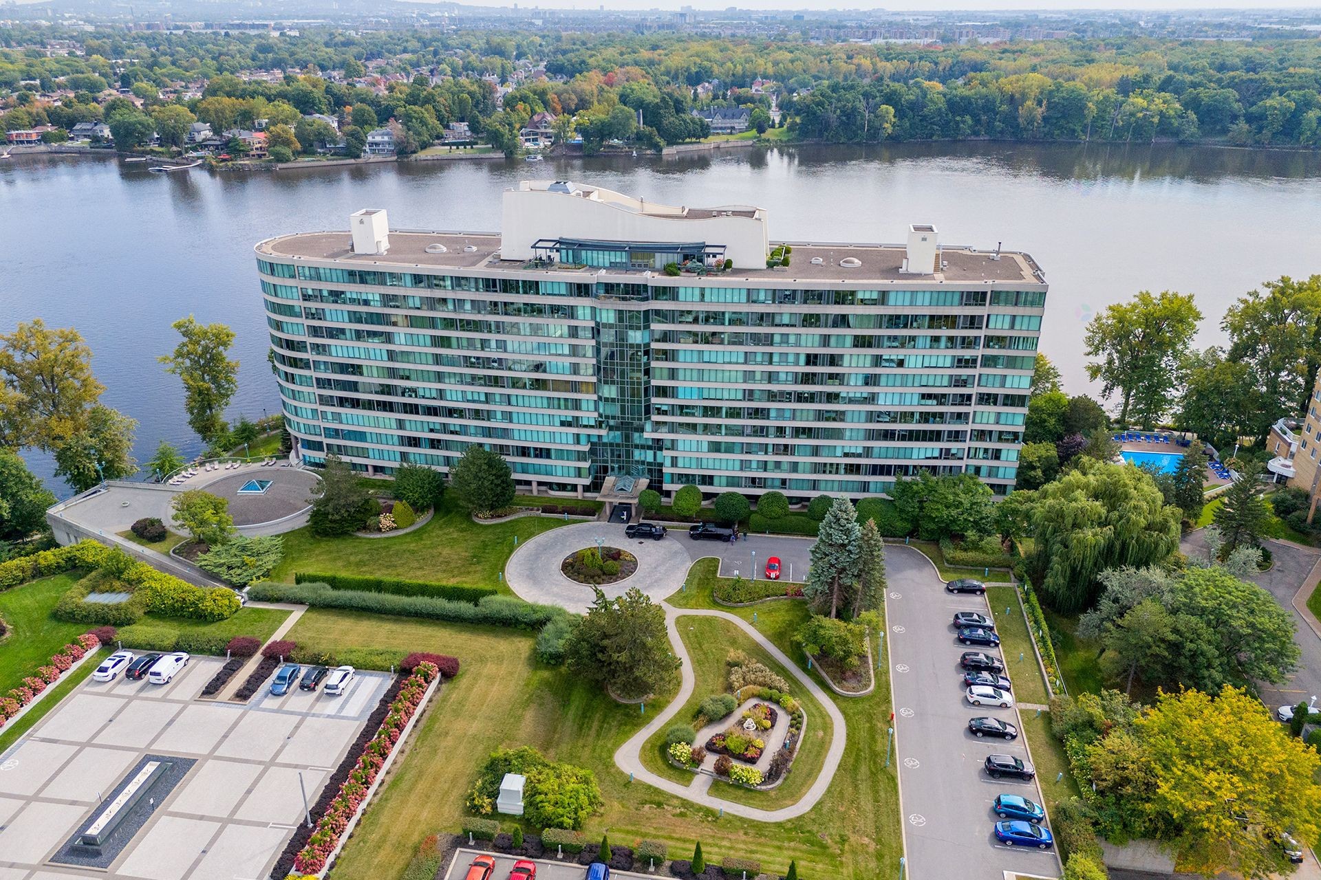 









4450


Prom. Paton

, 1215,
Laval (Chomedey),




QC
H7W5J7

