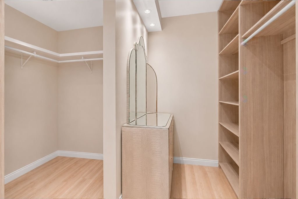 









4450


Prom. Paton

, 1215,
Laval (Chomedey),




QC
H7W5J7

