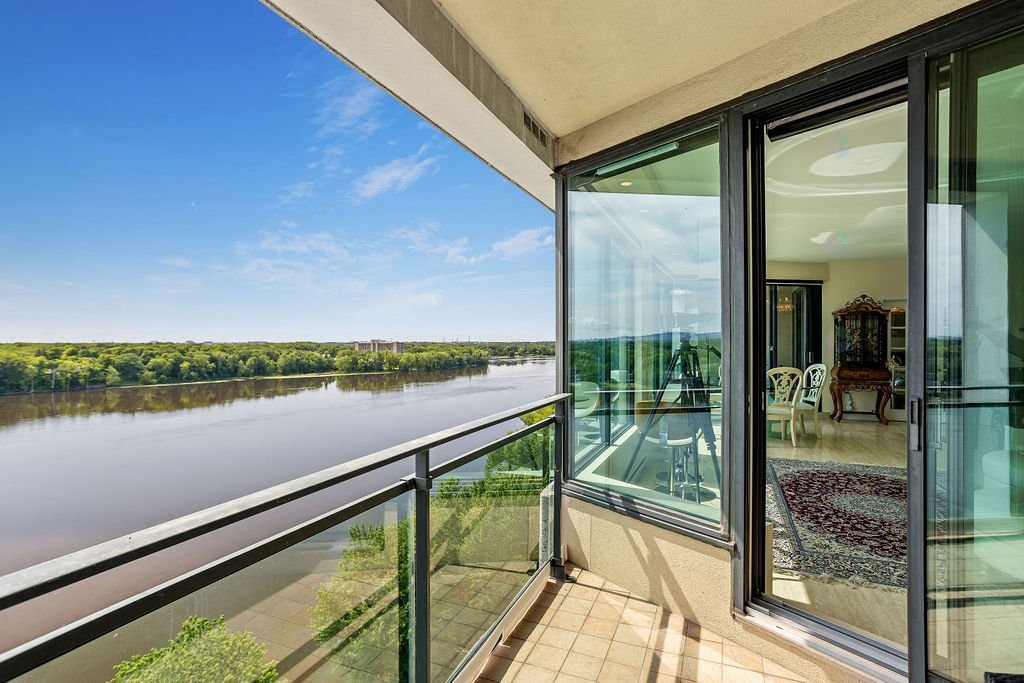 









4450


Prom. Paton

, 1215,
Laval (Chomedey),




QC
H7W5J7

