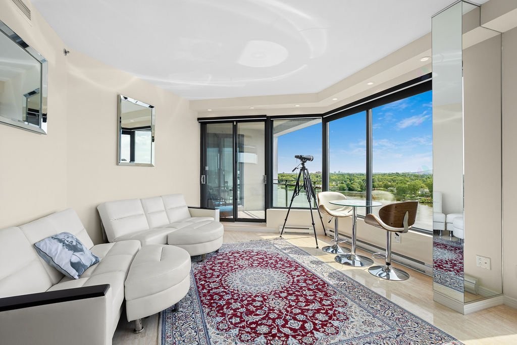 









4450


Prom. Paton

, 1215,
Laval (Chomedey),




QC
H7W5J7

