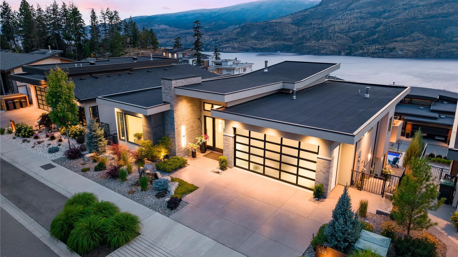









538


Clifton

Court,
Kelowna,




BC
V1V 0B7


