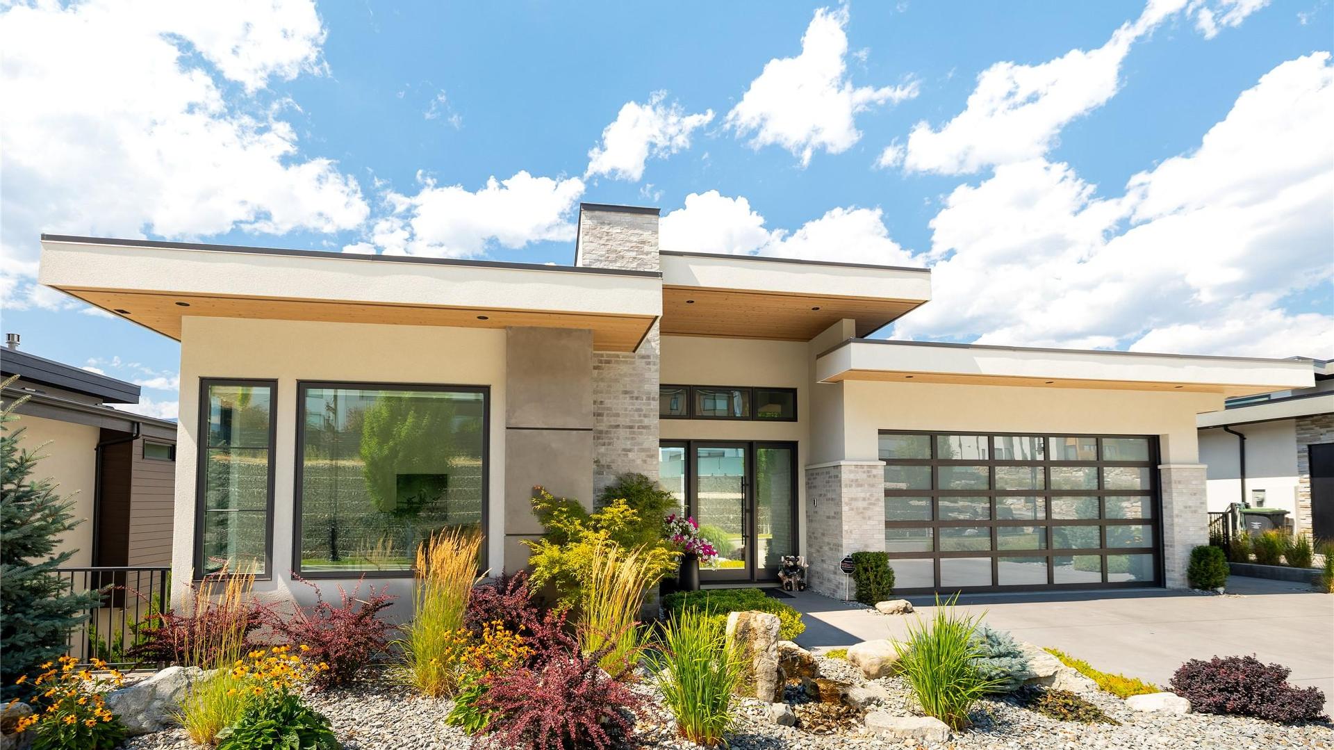 









538


Clifton

Court,
Kelowna,




BC
V1V 0B7

