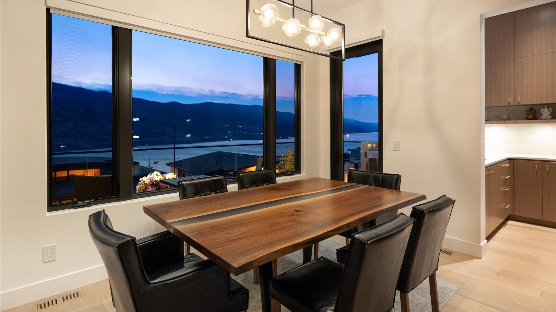 









538


Clifton

Court,
Kelowna,




BC
V1V 0B7

