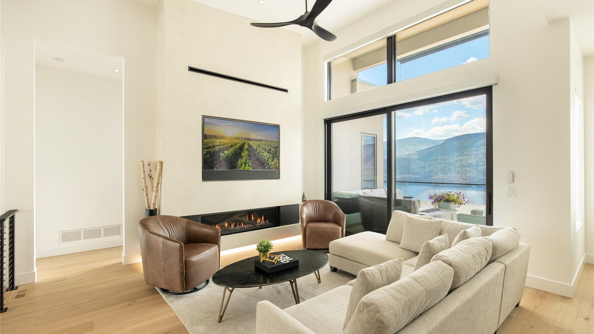 









538


Clifton

Court,
Kelowna,




BC
V1V 0B7


