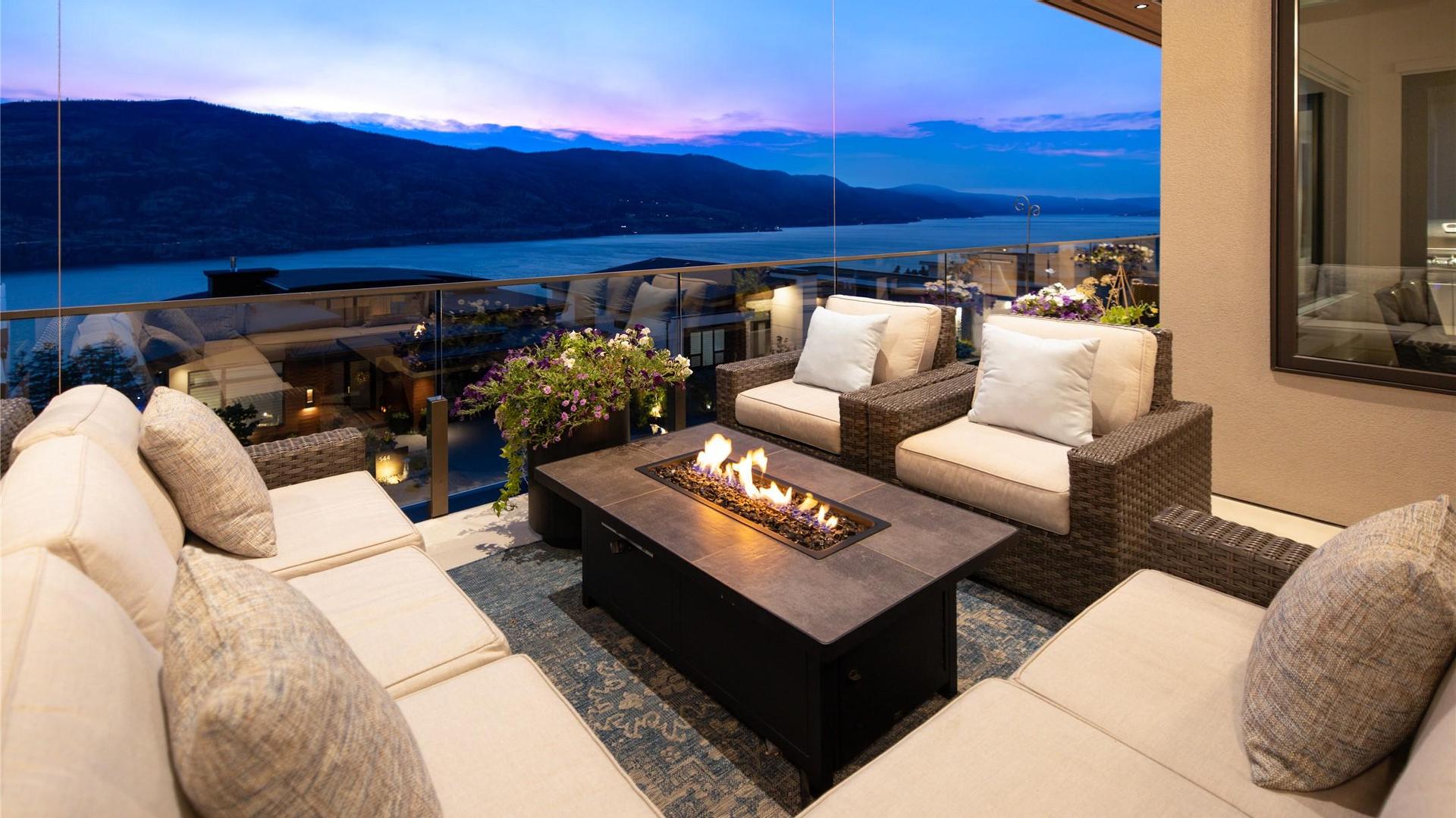 









538


Clifton

Court,
Kelowna,




BC
V1V 0B7

