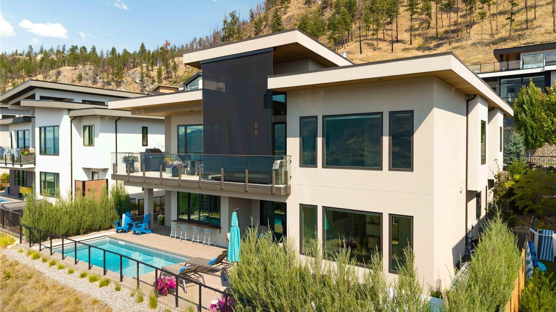 









538


Clifton

Court,
Kelowna,




BC
V1V 0B7

