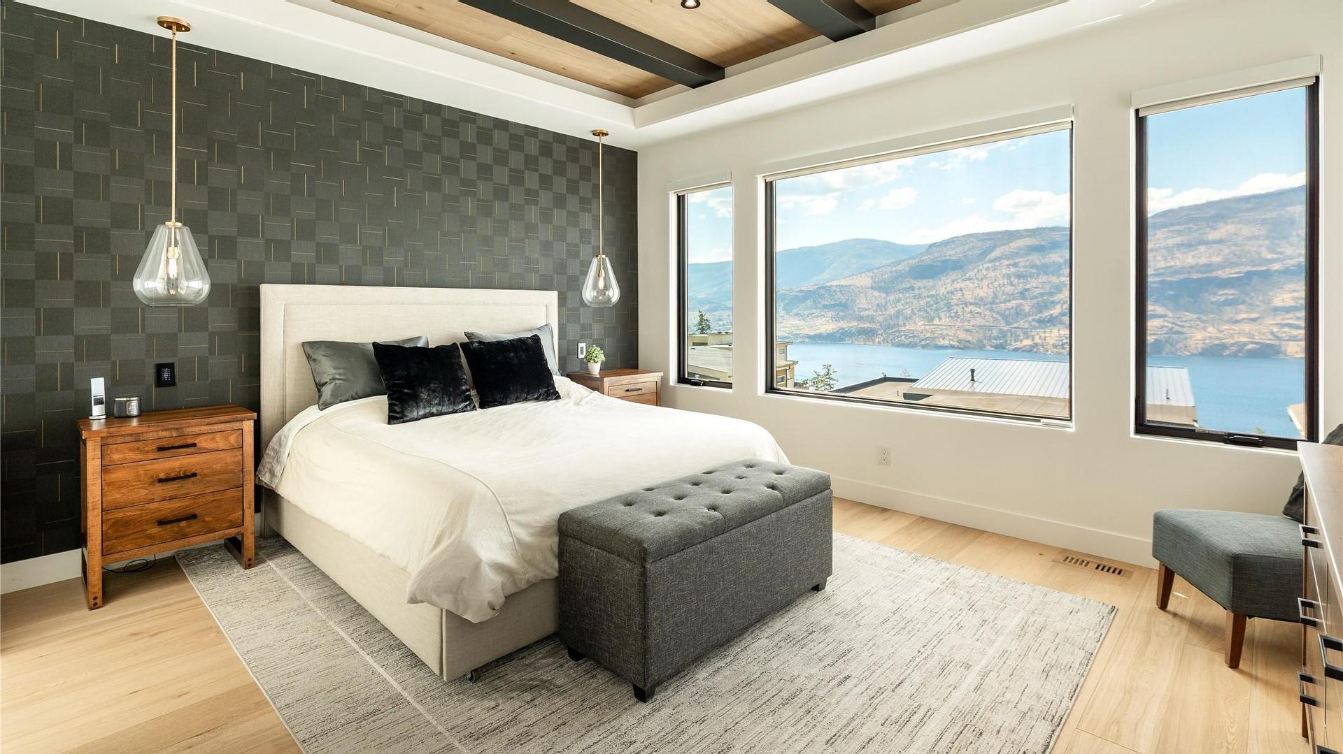 









538


Clifton

Court,
Kelowna,




BC
V1V 0B7

