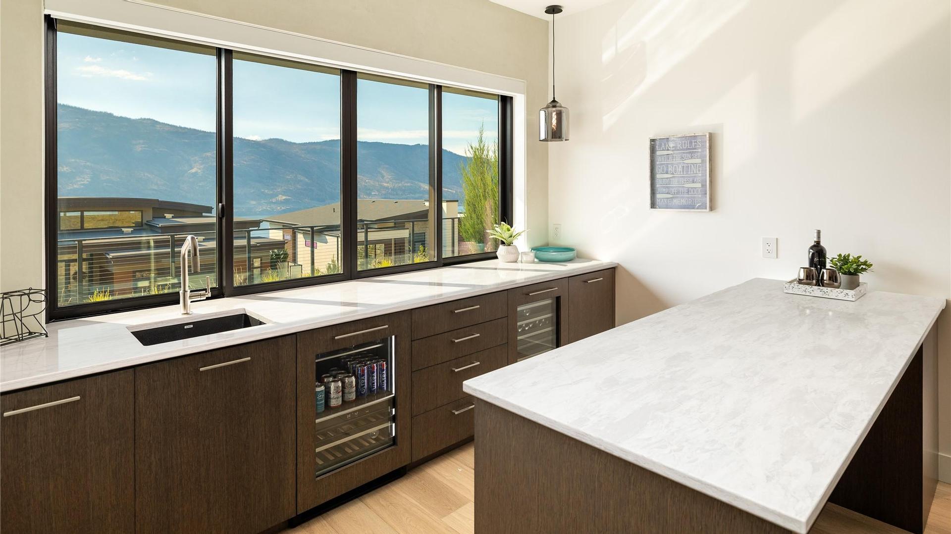 









538


Clifton

Court,
Kelowna,




BC
V1V 0B7

