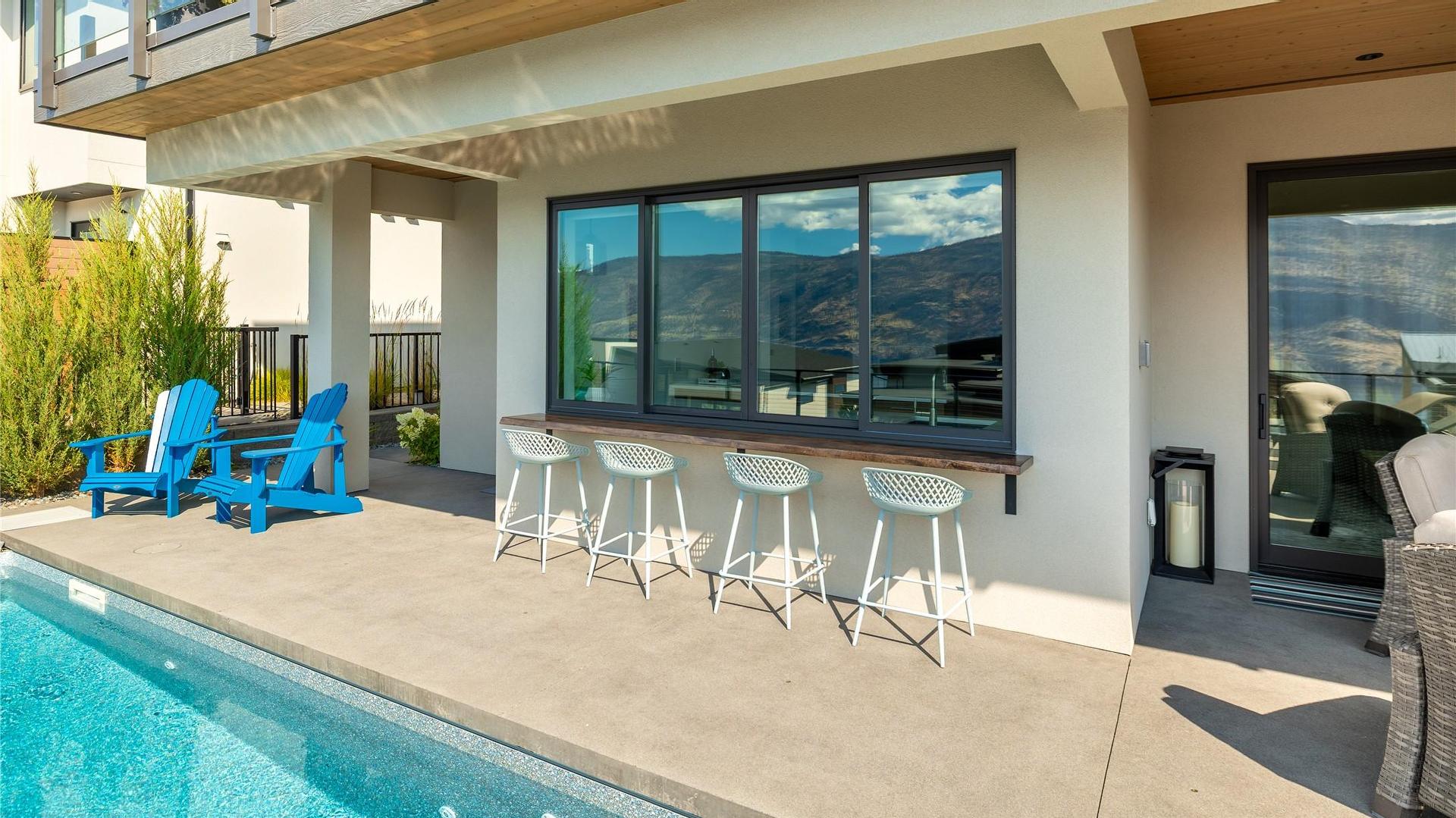 









538


Clifton

Court,
Kelowna,




BC
V1V 0B7


