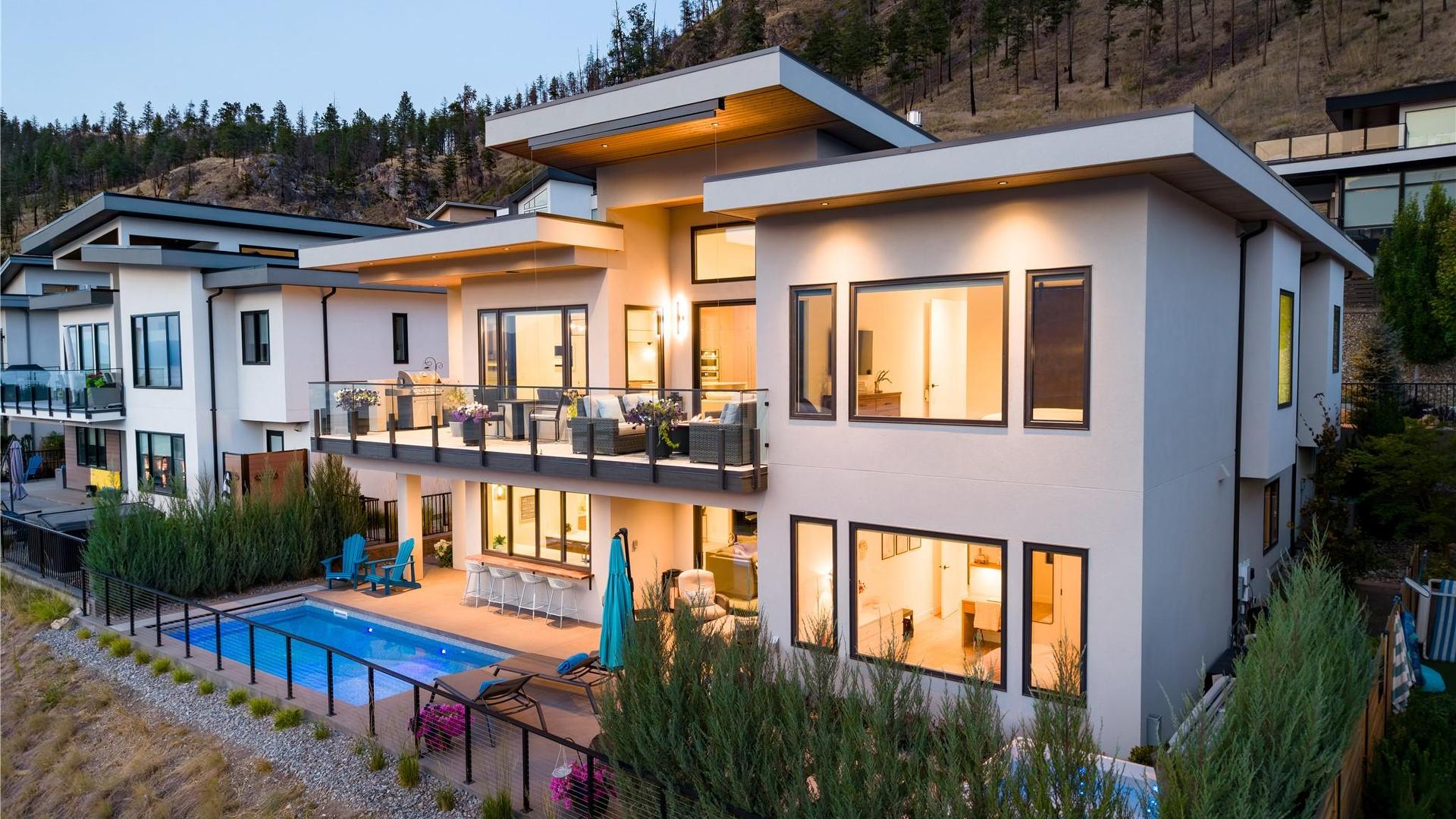 









538


Clifton

Court,
Kelowna,




BC
V1V 0B7

